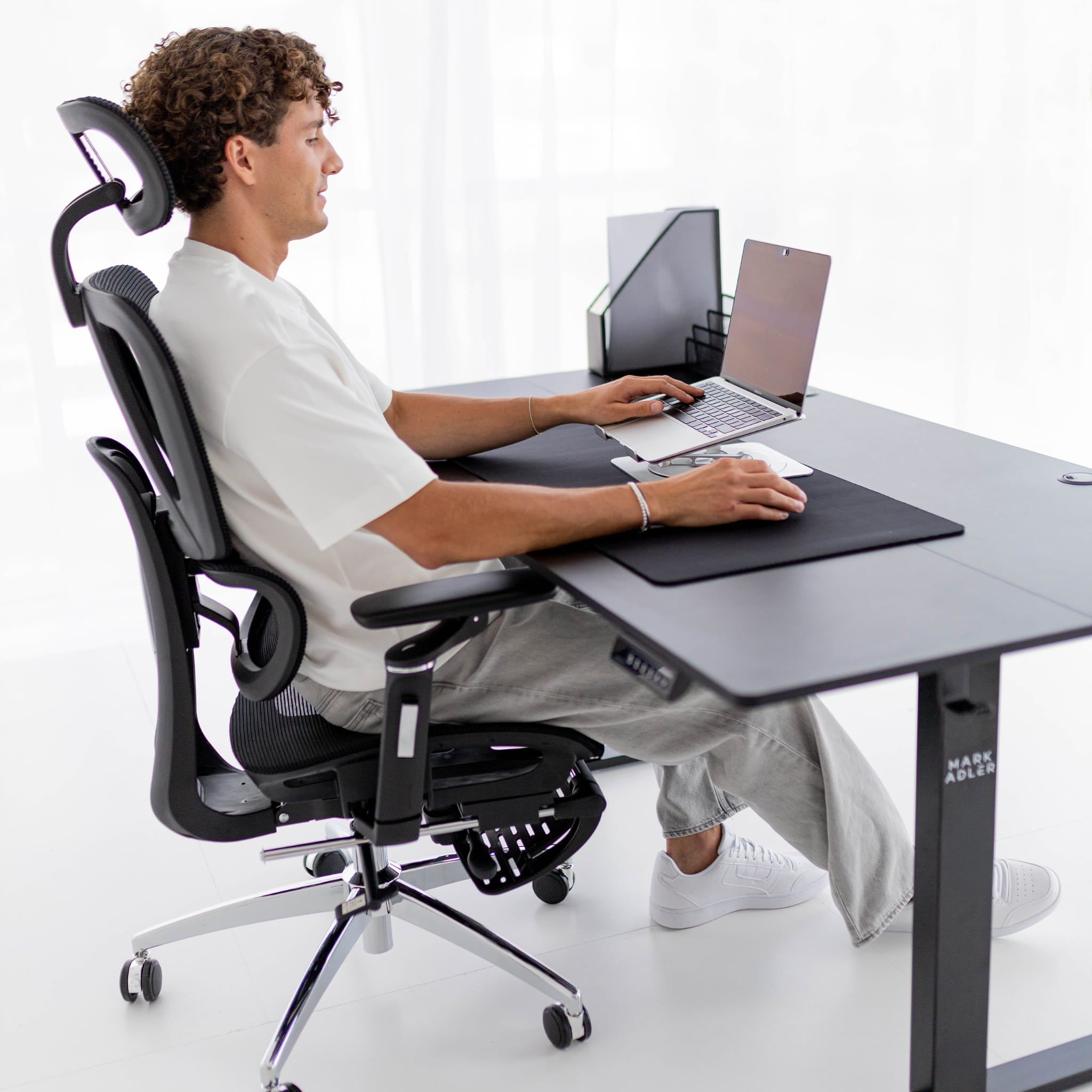 Mark Adler Leader 7.6 Black elektrisch verstelbaar bureau, 160 cm