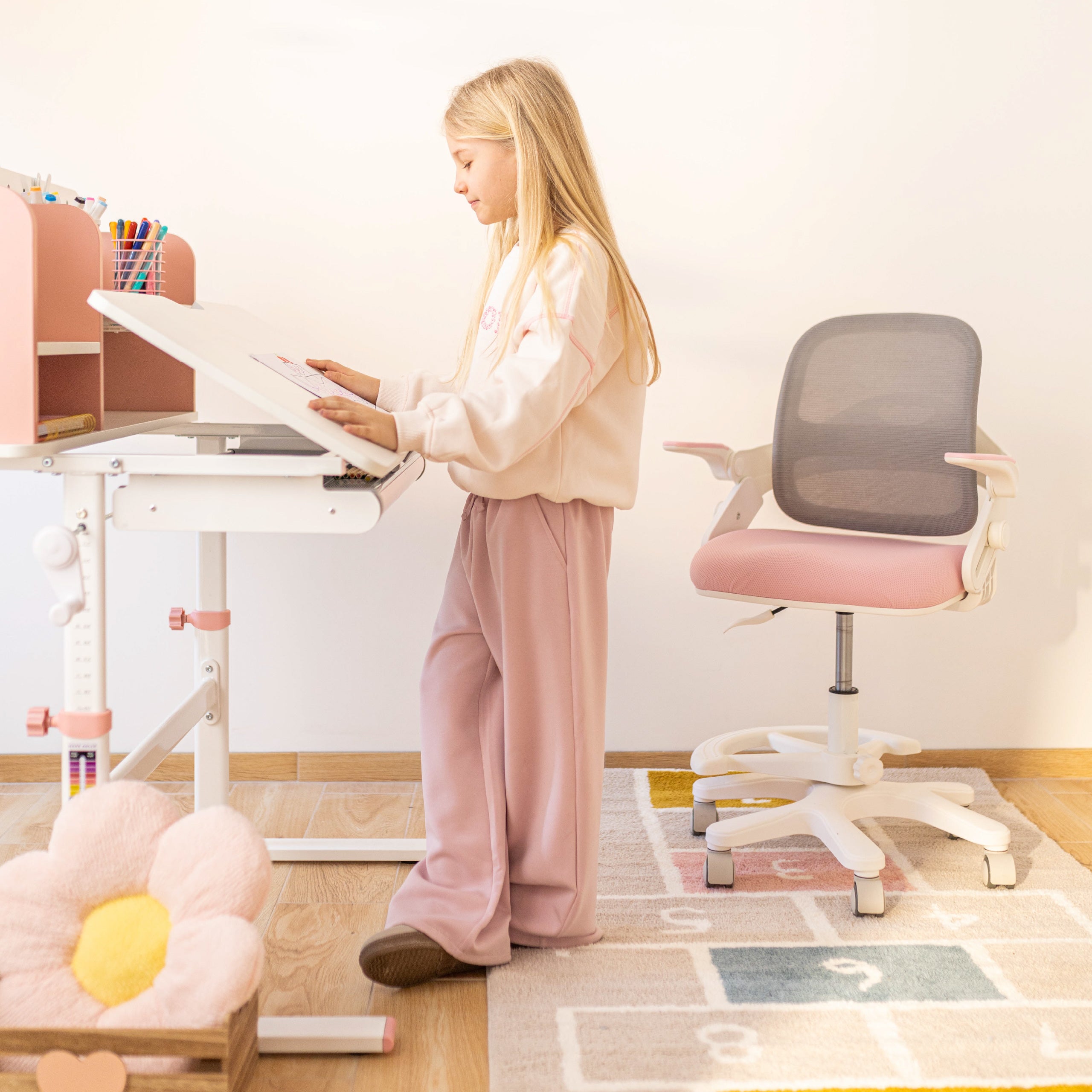 Ergonomisch bureau voor kinderen: Mark Adler Study 5.0 Pink 90 cm